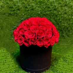 Elegant Roses Hat Bouquet1