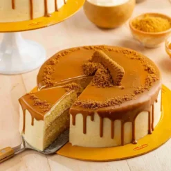 Lotus Biscoff Drip Cake