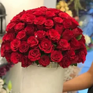 Alternative view of Elegant Roses Hat Bouquet
