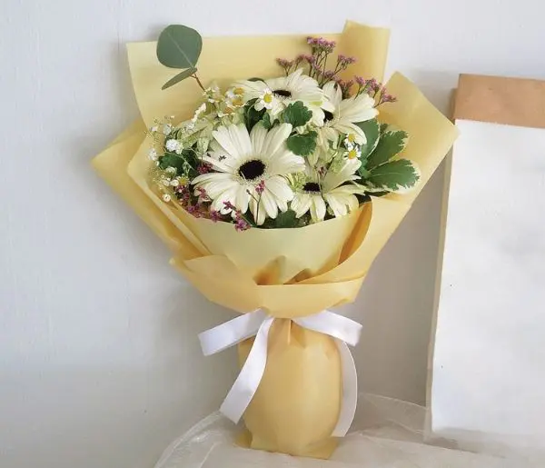 Sunshine White Daisy Bouquet